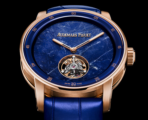 シチズンアテッサ　ソーラーGPS時計　アンタレスモデル　CC4056-62W Amazon.co.jp: [Citizen] 腕時計 アテッサ Power of Antares